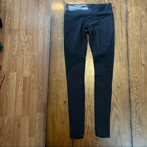 ALO yoga Coast Legging - Picture 2 of 9